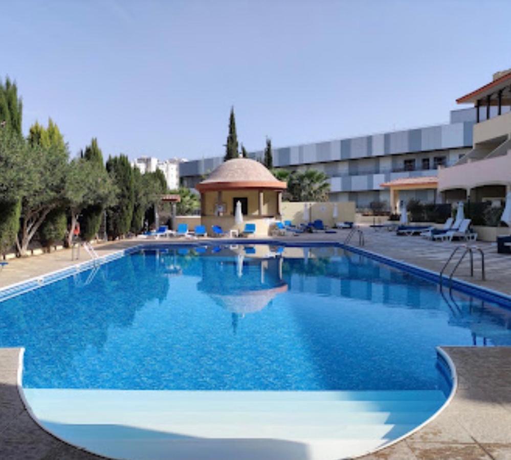 Queens Garden Walking Distance To The Beach Paphos Bagian luar foto