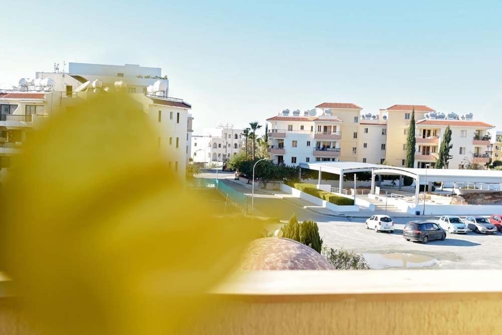 Queens Garden Walking Distance To The Beach Paphos Bagian luar foto