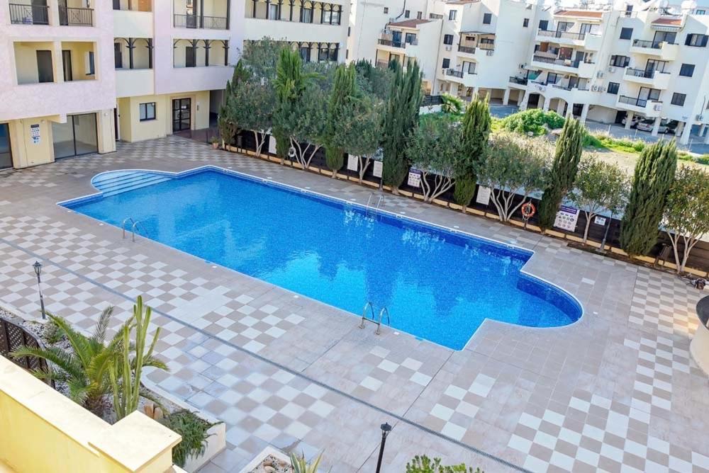 Queens Garden Walking Distance To The Beach Paphos Bagian luar foto