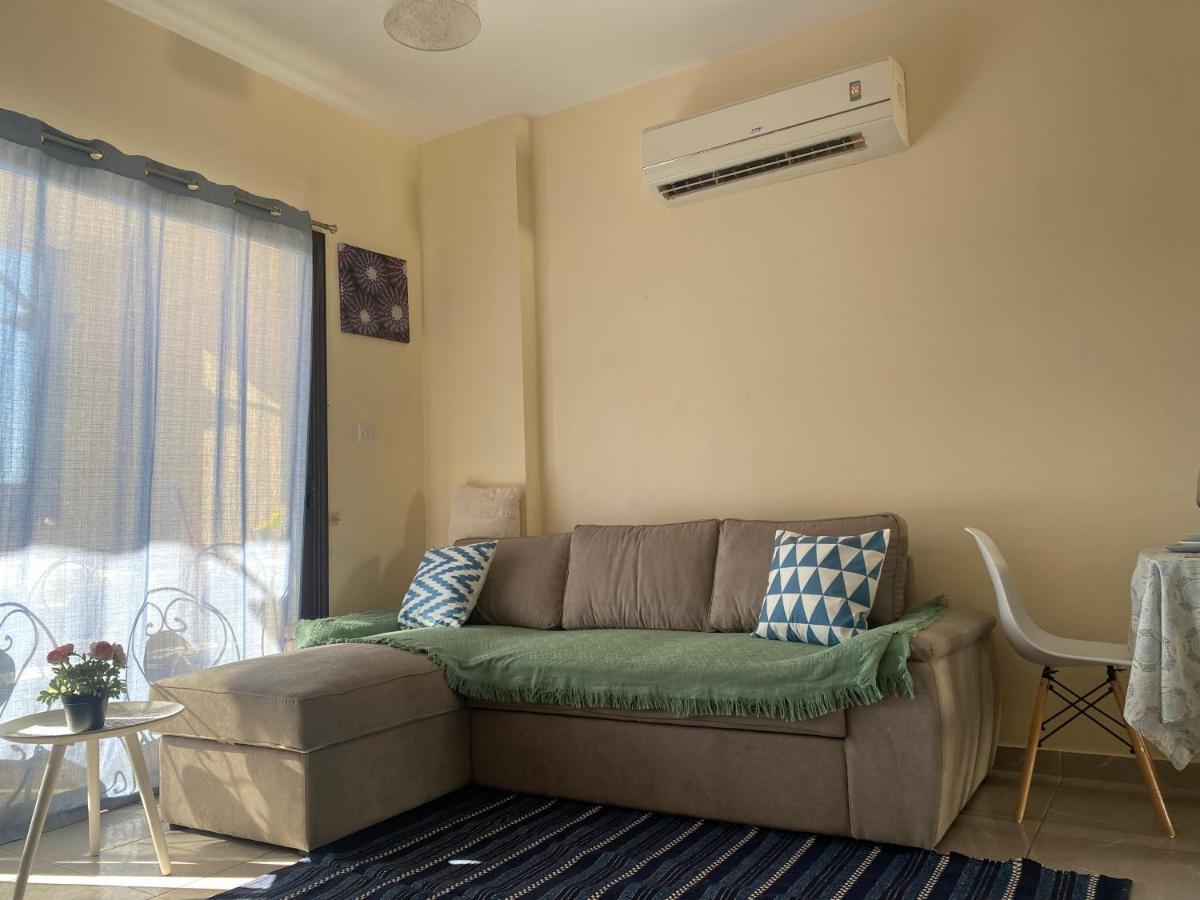 Queens Garden Walking Distance To The Beach Paphos Bagian luar foto